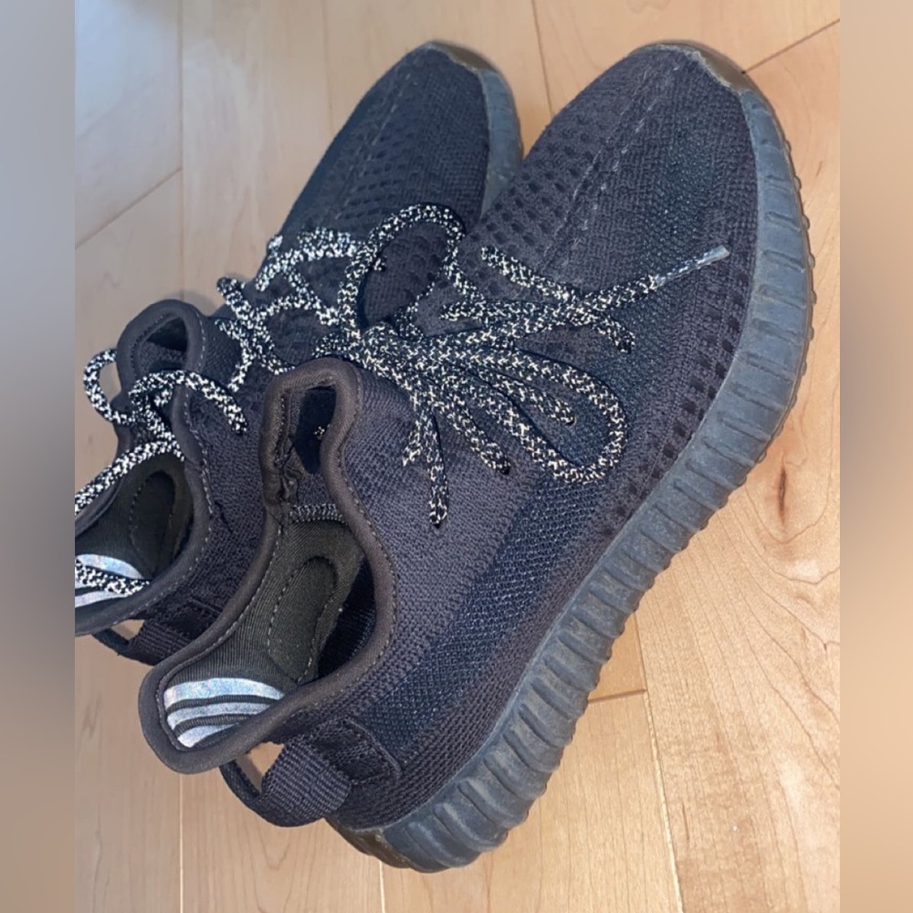 COPY - GREY/ TAUPE YEEZY’S SIZE 5W